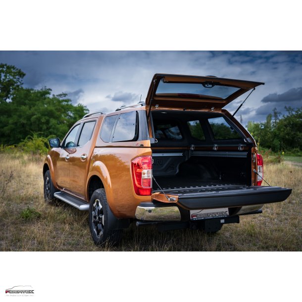 NISSAN NAVARA NP300 D-CAB HARDTOP TYPE E+