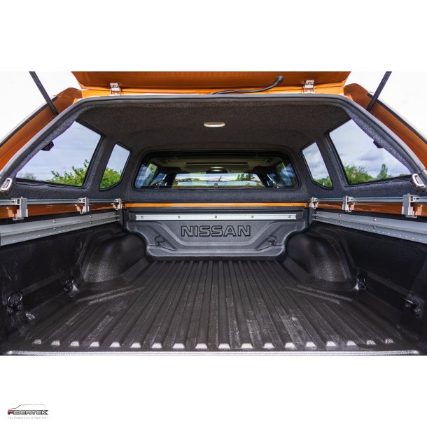 NISSAN NAVARA NP300 D-CAB HARDTOP TYPE E+