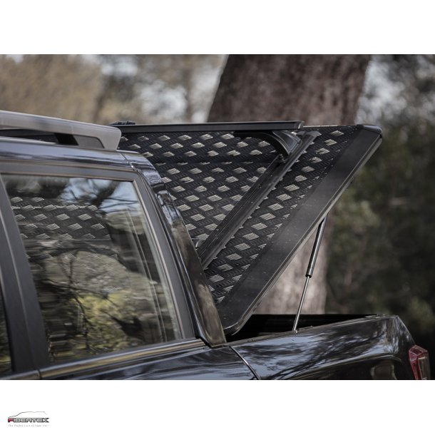 SSANGYONG MUSSO OUTBACK - SCHWARZ