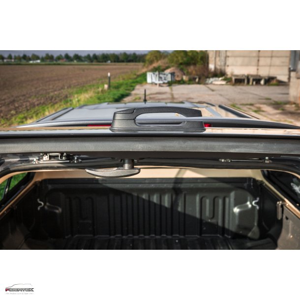 TOYOTA HILUX REVO EXTRA-CAB HARDTOP VERSION 1