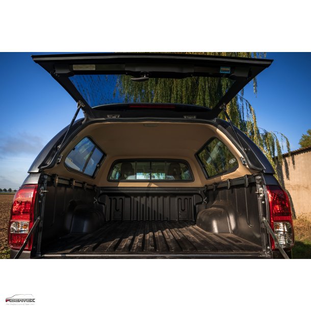 TOYOTA HILUX REVO EXTRA-CAB HARDTOP VERSION 1