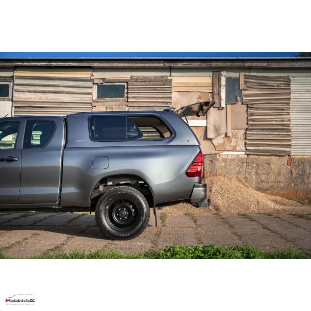 TOYOTA HILUX REVO EXTRA-CAB HARDTOP VERSION 1