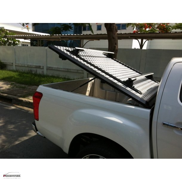 ISUZU D-MAX D-CAB OUTBACK - SCHWARZ