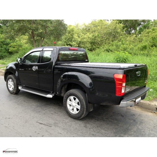 ISUZU D-MAX SPACE-CAB OUTBACK - SCHWARZ