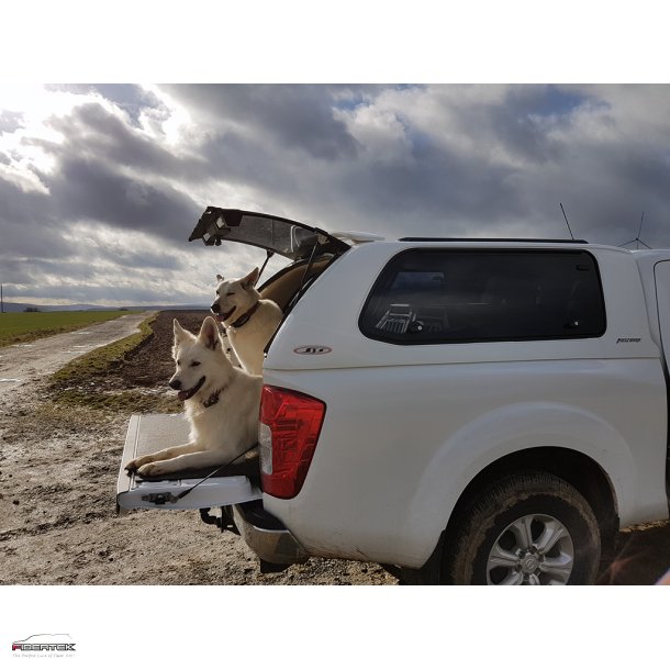 NISSAN NAVARA NP300 KING-CAB HARDTOP VERSION 2