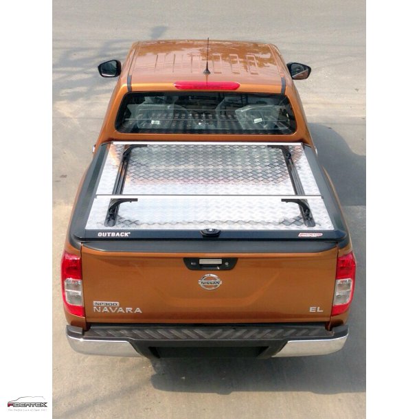 NISSAN NAVARA NP300 D-CAB OUTBACK