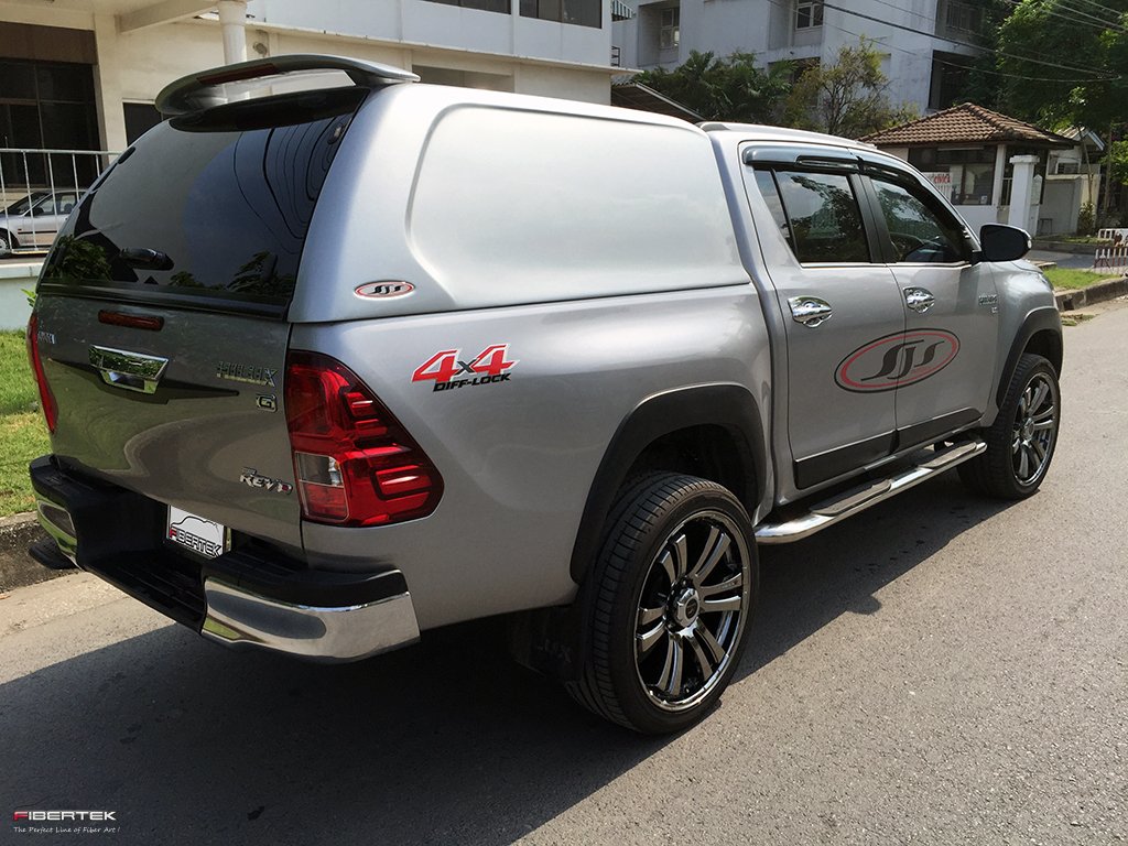 TOYOTA HILUX REVO DOUBLE-CAB HARDTOP COMMERCIAL