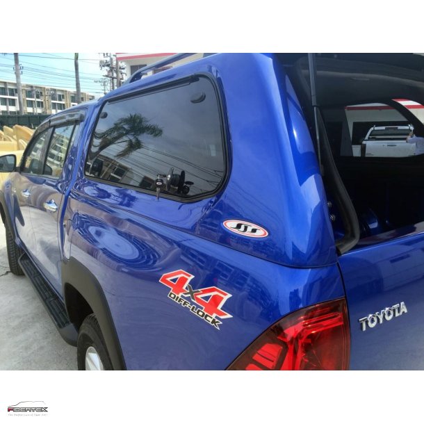 TOYOTA HILUX REVO DOUBLE-CAB HARDTOP VERSION 2
