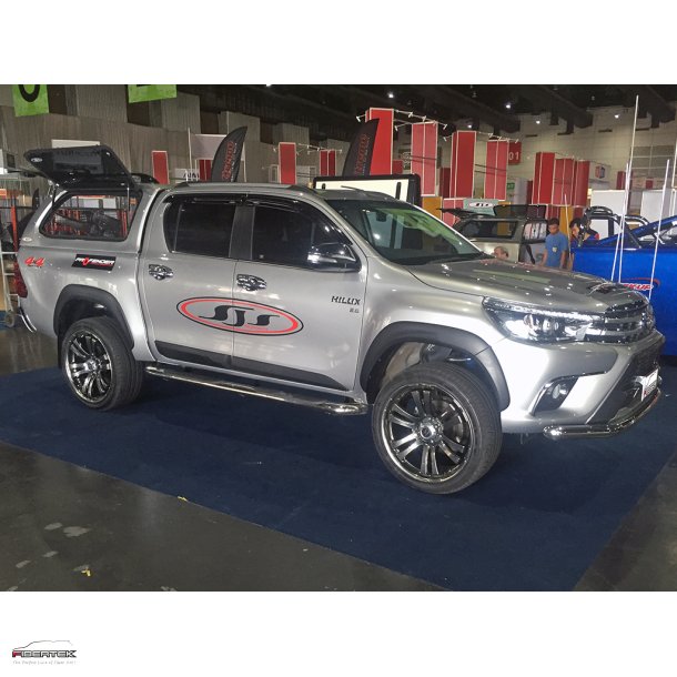 TOYOTA HILUX REVO DOUBLE-CAB HARDTOP VERSION 2