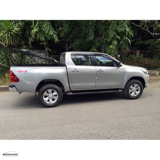 TOYOTA HILUX REVO D-CAB OUTBACK - SCHWARZ