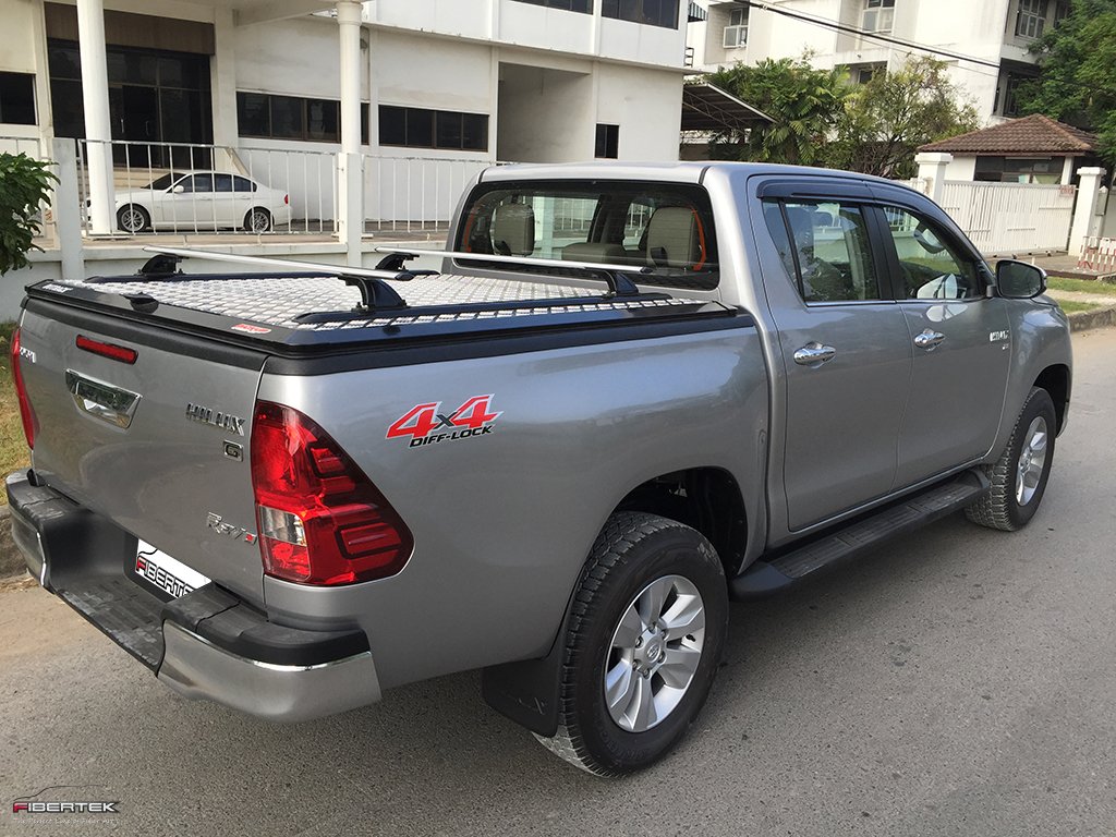 TOYOTA HILUX REVO D-CAB OUTBACK - BLACK